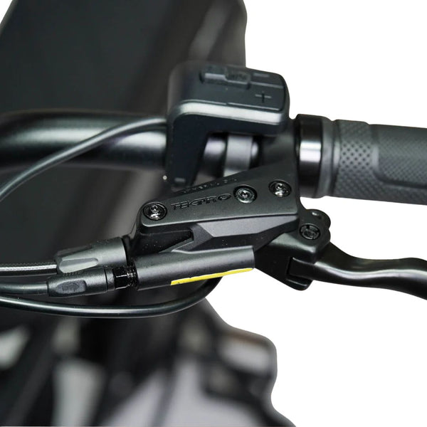 Cruzr Grom Gen 2 White